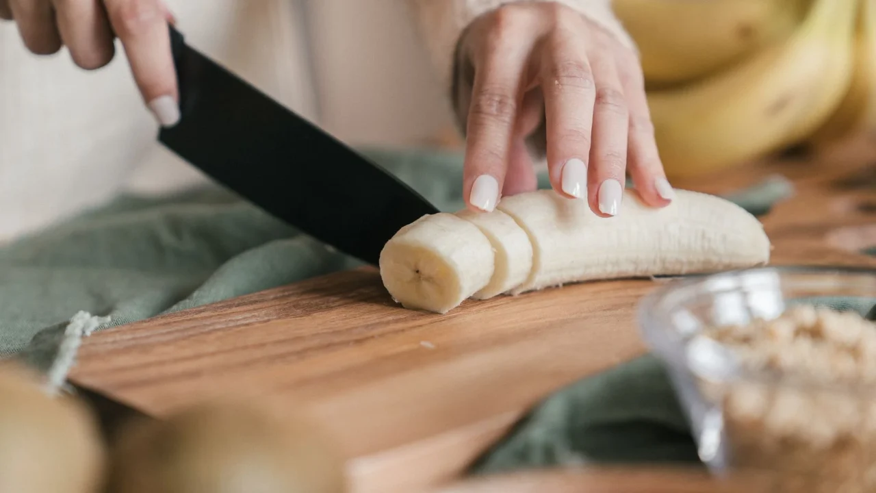 slicing fruit healthy meal