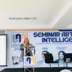 Seorang pembicara menyampaikan sambutan dalam Seminar Artificial Intelligence di Universitas Nusa Mandiri