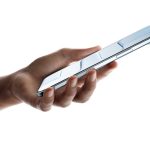 Ilustrasi ponsel iPhone Air tipis yang bocoran spesifikasi generasi keduanya beredar