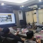 Rapat dengar pendapat Komisi DPRD Gresik dengan dinas dan kontraktor proyek jalan