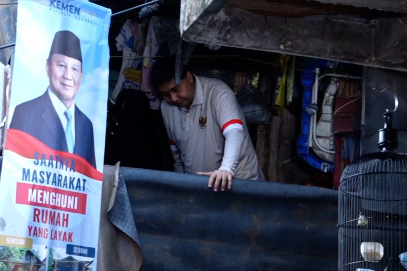 Menteri PKP meninjau pelaksanaan program bedah rumah di Palmerah