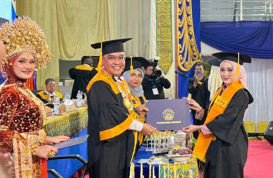 Suasana wisuda lulusan Politeknik Negeri Lhokseumawe