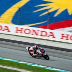 Pembalap Indonesia Veda Ega Pratama di lintasan balap Moto3