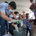 Purna pekerja migran belajar mengolah minyak nilam dalam pelatihan di Banda Aceh